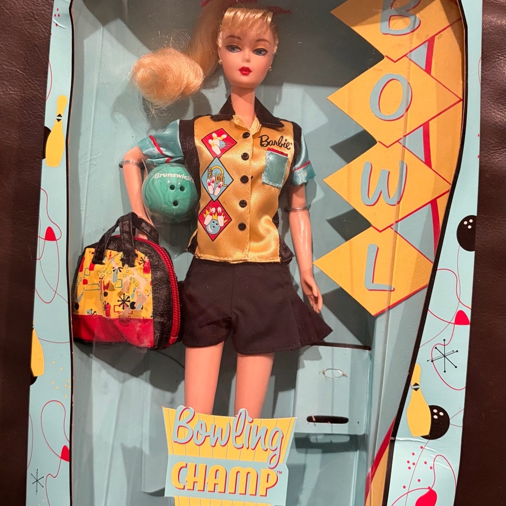 Mattel Barbie Bowling Champ Doll - Blonde with Black and Gold Outfit